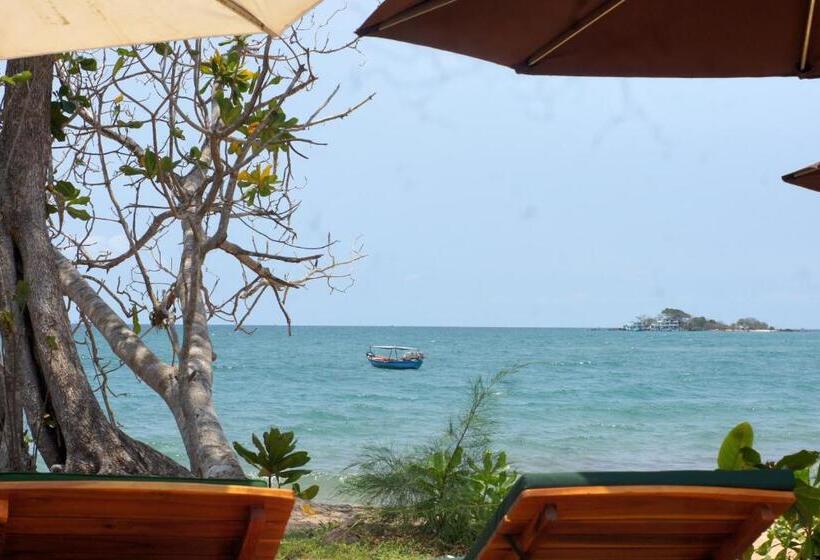 هتل Gold Sand Beach Bungalow