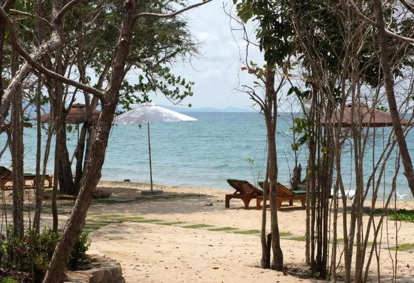 هتل Gold Sand Beach Bungalow