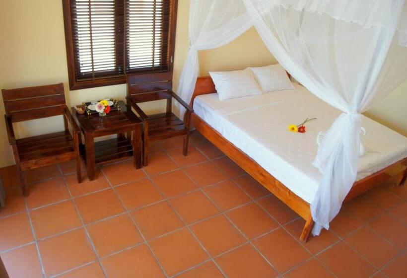 هتل Gold Sand Beach Bungalow