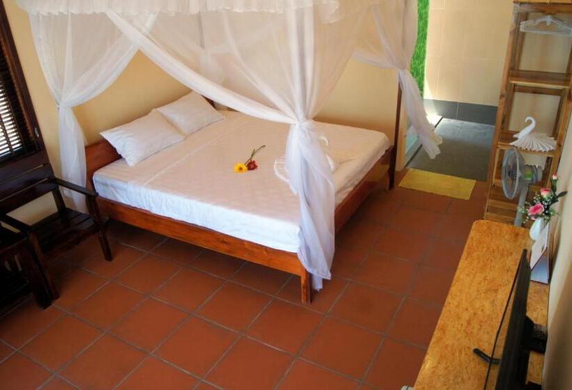 هتل Gold Sand Beach Bungalow