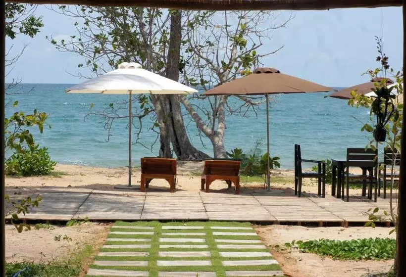هتل Gold Sand Beach Bungalow
