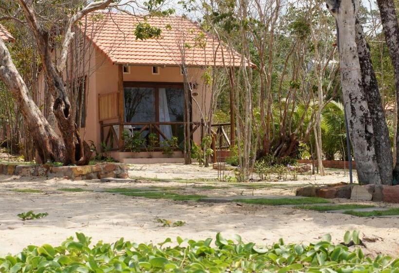 هتل Gold Sand Beach Bungalow