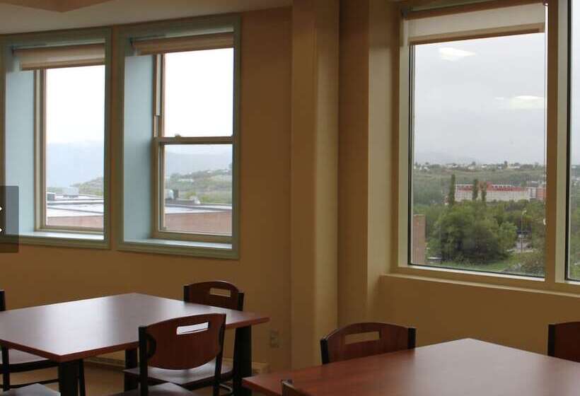 Szálloda Backpacker College At Memorial University Grenfell Campus