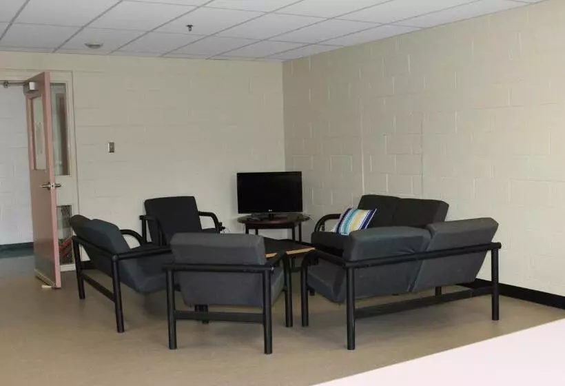 ホテル Backpacker College At Memorial University   Grenfell Campus
