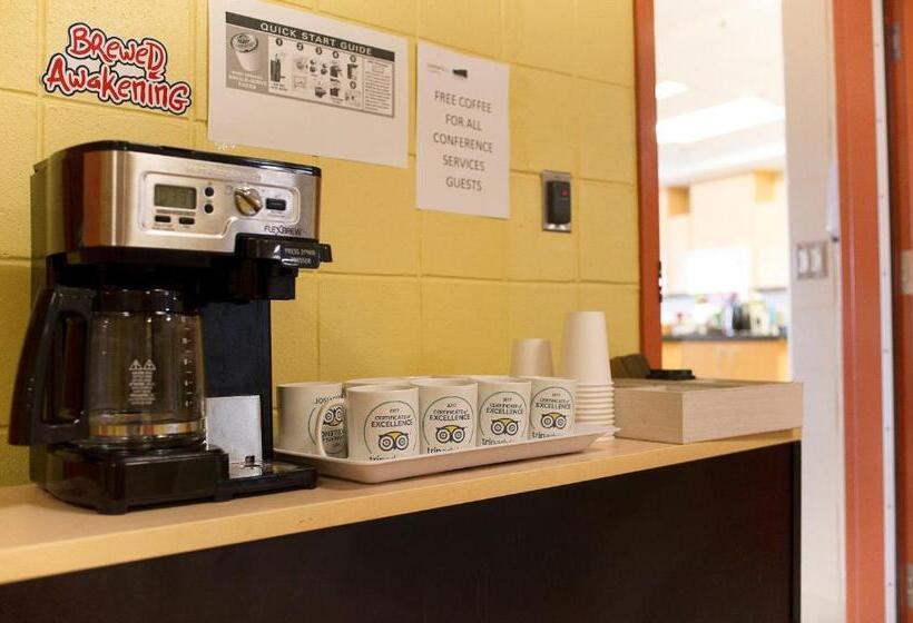 Szálloda Backpacker College At Memorial University Grenfell Campus