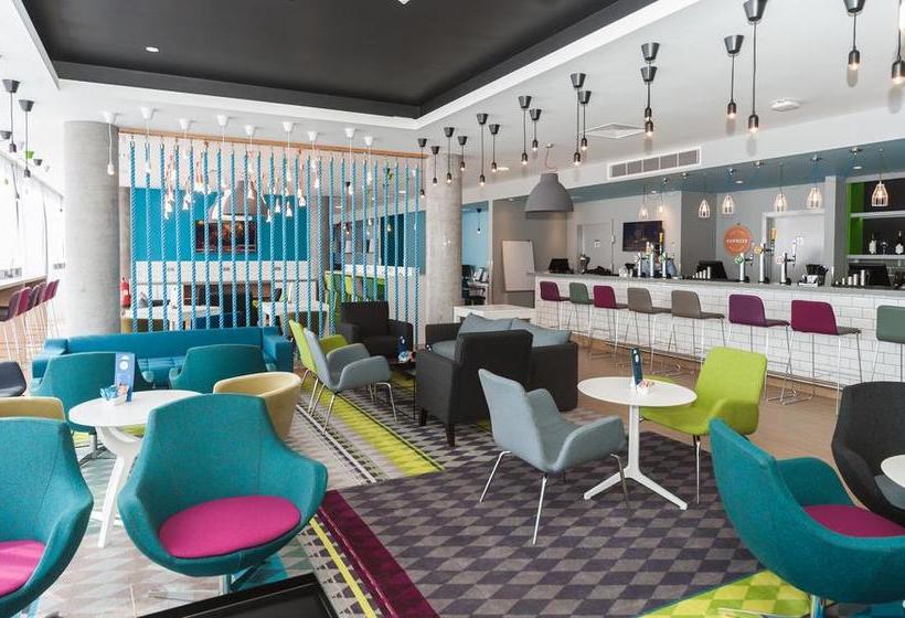 هتل Holiday Inn Express Aberdeen Airport, An Ihg