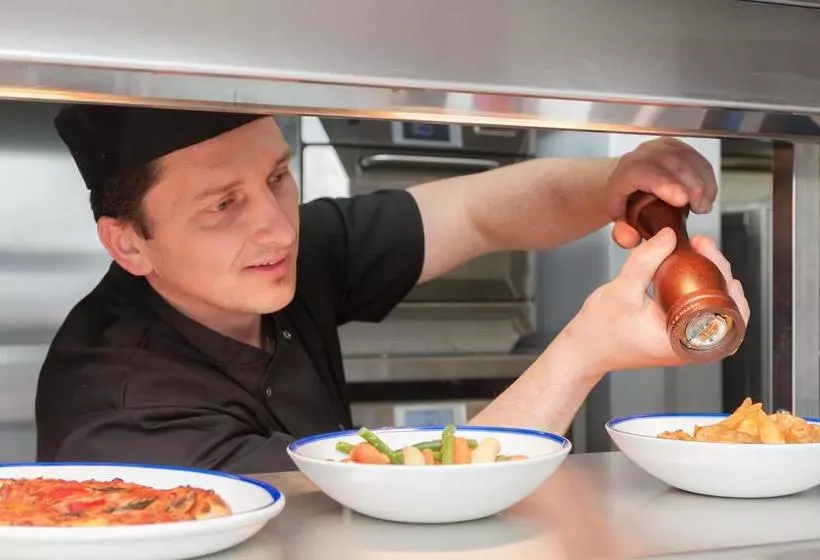 ホテル Holiday Inn Express Aberdeen Airport, An Ihg