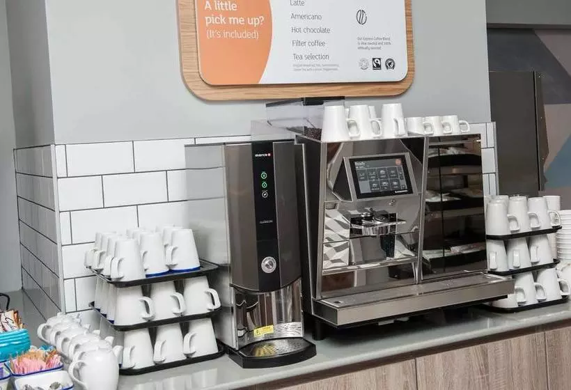 ホテル Holiday Inn Express Aberdeen Airport, An Ihg