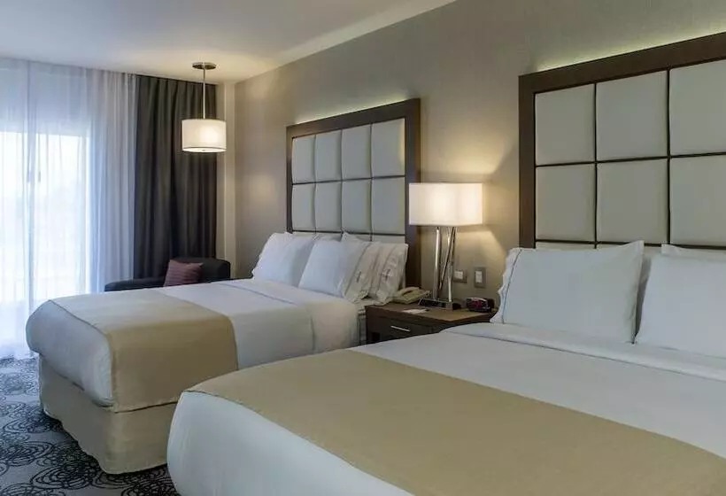 Hotelli Holiday Inn Express & Suites Chihuahua Juventud, An Ihg
