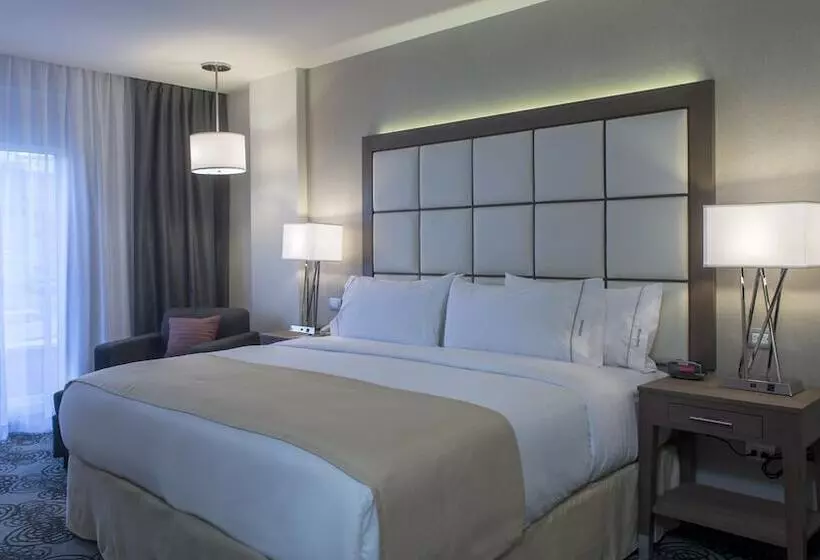 Hotelli Holiday Inn Express & Suites Chihuahua Juventud, An Ihg