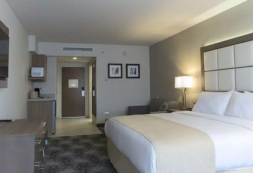 Hotelli Holiday Inn Express & Suites Chihuahua Juventud, An Ihg