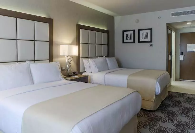 Hotelli Holiday Inn Express & Suites Chihuahua Juventud, An Ihg