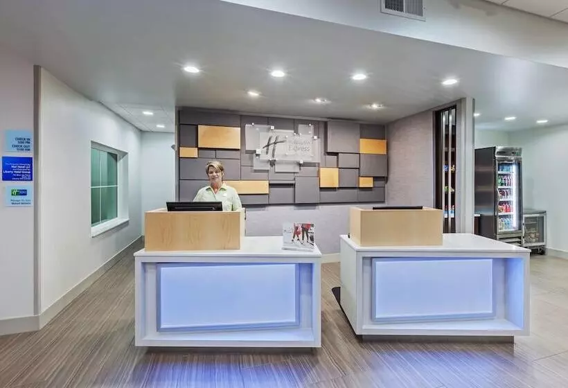 ホテル Holiday Inn Express & Suites   Coffeyville, An Ihg