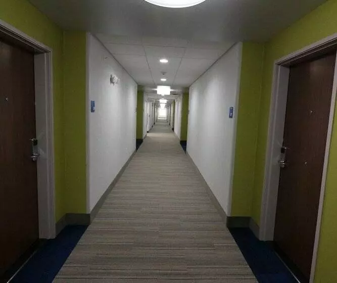 ホテル Holiday Inn Express & Suites   Coffeyville, An Ihg