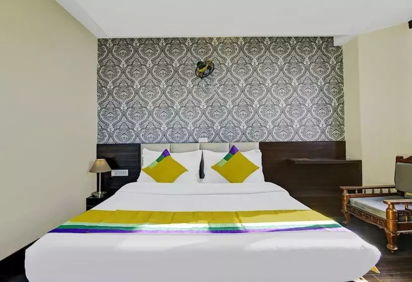 Itsy Hotels Crystal Palace Shimla With Valley View