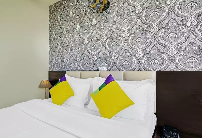 Itsy Hotels Crystal Palace Shimla With Valley View
