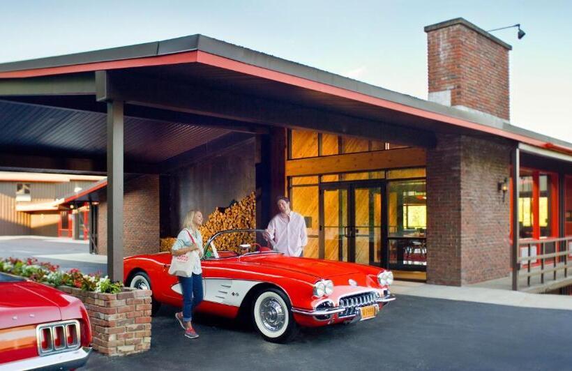 Отель Lake House At High Peaks Resort