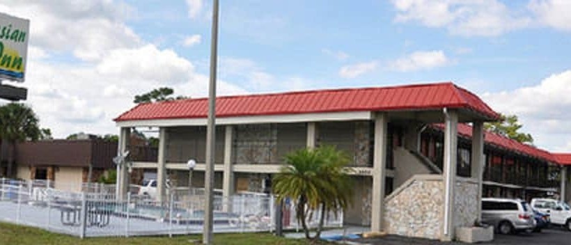 בית מלון כפרי Polynesian Inn