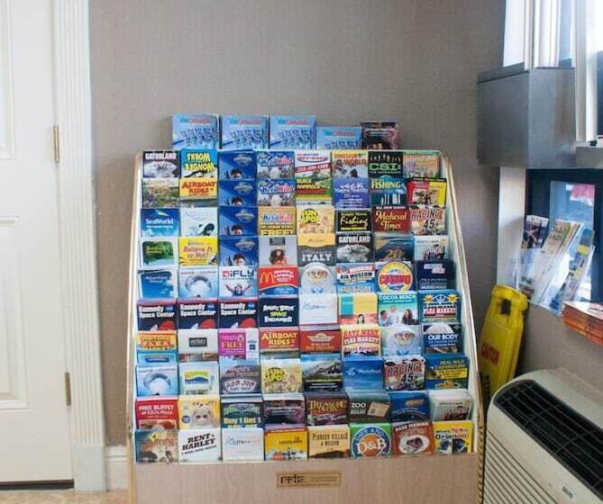 בית מלון כפרי Polynesian Inn