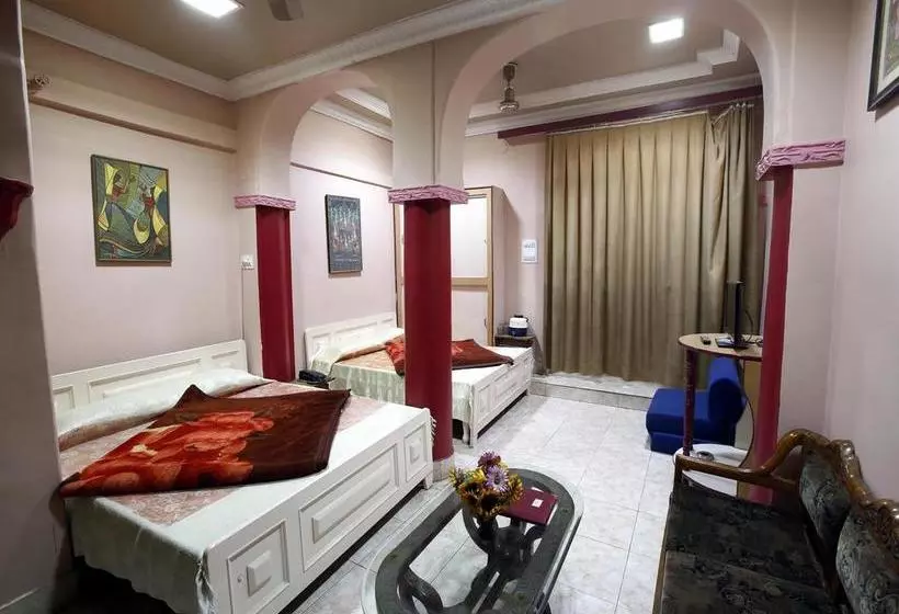 Hotelli The  Pravasi Palace