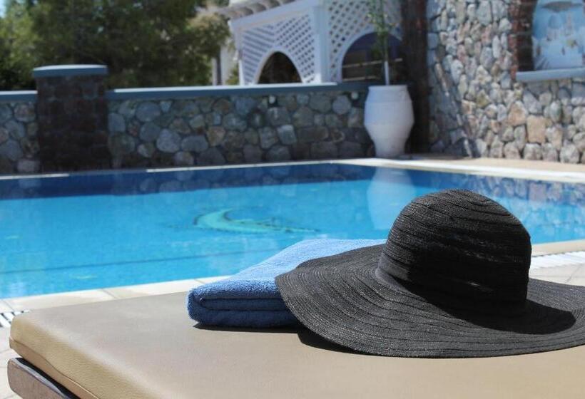Hotel Thira