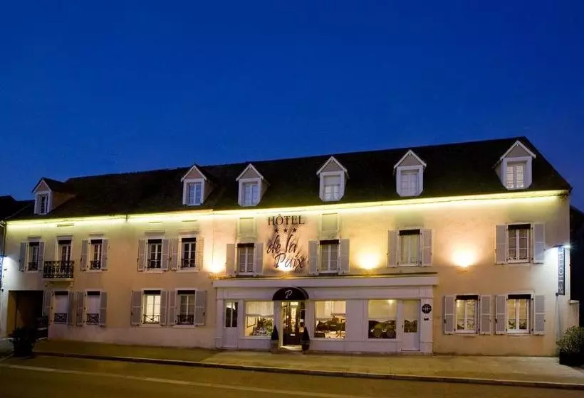 La Cour De La Paix