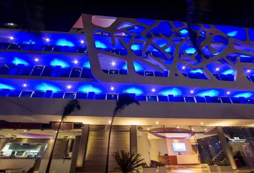 The Carmen Hotel   Ocean Front - Playa del Carmen