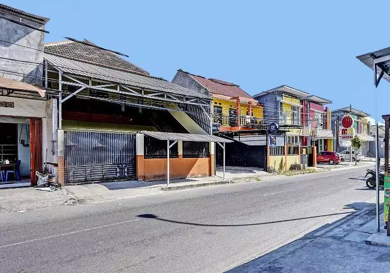 Hotelli Reva Residence Syariah By Oyo