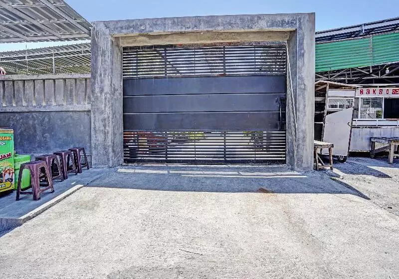 Hotelli Reva Residence Syariah By Oyo