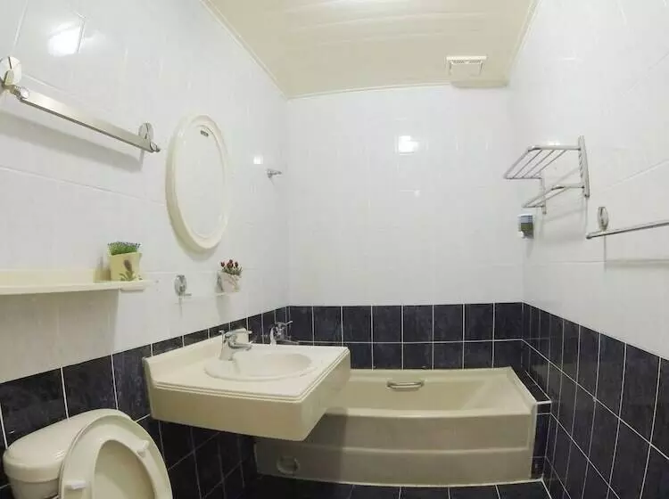 تختخواب و صبحانه 179 House