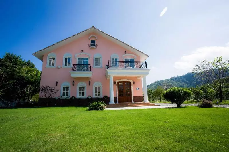 تختخواب و صبحانه Belle Garden Yillan Villa