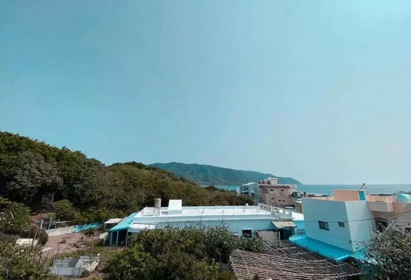 تختخواب و صبحانه Lugo