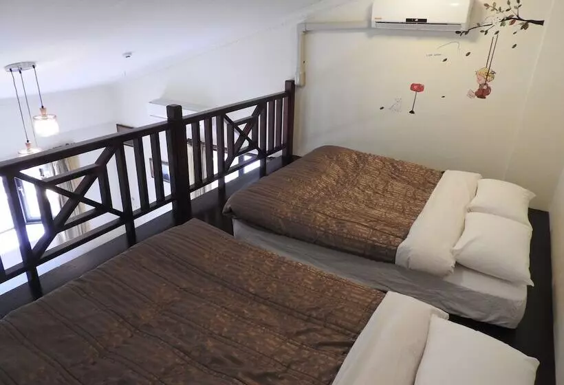 تختخواب و صبحانه Puli Tenlai