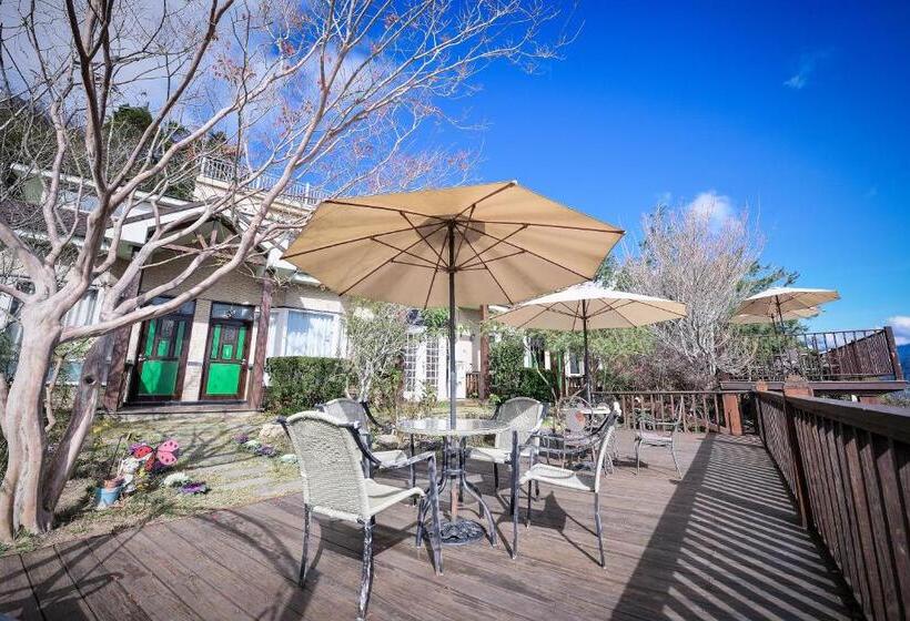 تختخواب و صبحانه Starhome Cottage