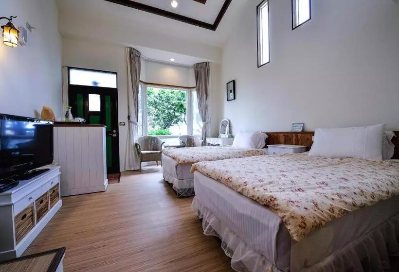 تختخواب و صبحانه Starhome Cottage