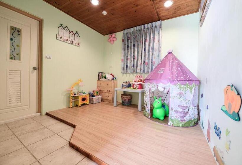 تختخواب و صبحانه Starhome Cottage