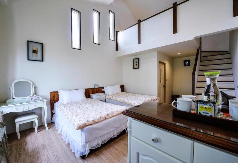 تختخواب و صبحانه Starhome Cottage