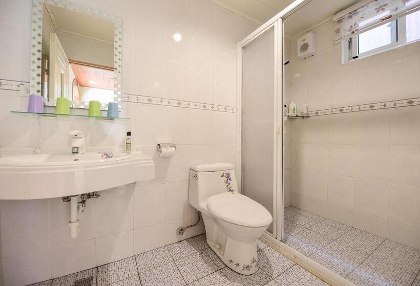 تختخواب و صبحانه Starhome Cottage
