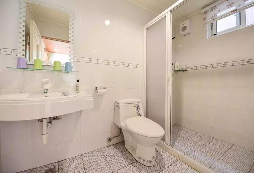 تختخواب و صبحانه Starhome Cottage