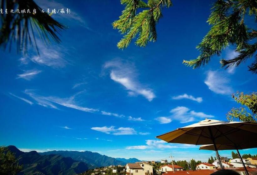تختخواب و صبحانه Starhome Cottage
