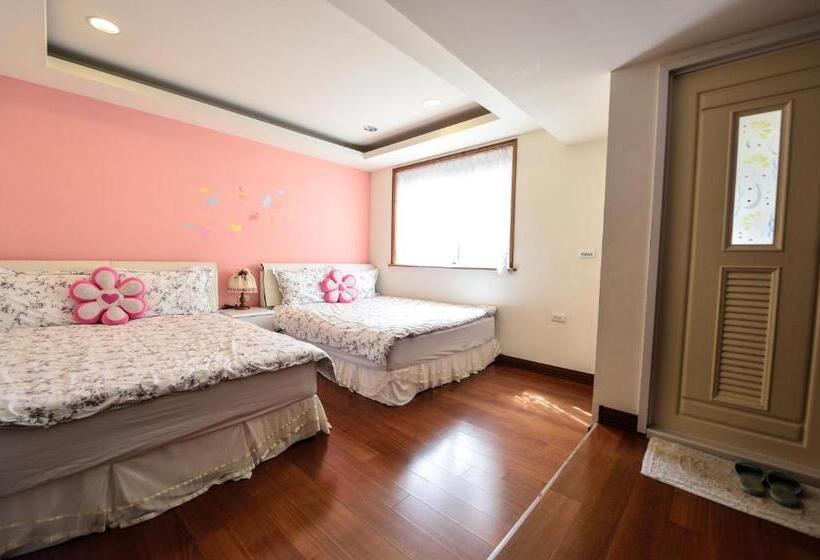 تختخواب و صبحانه Starhome Cottage