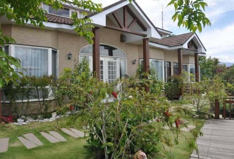 تختخواب و صبحانه Starhome Cottage