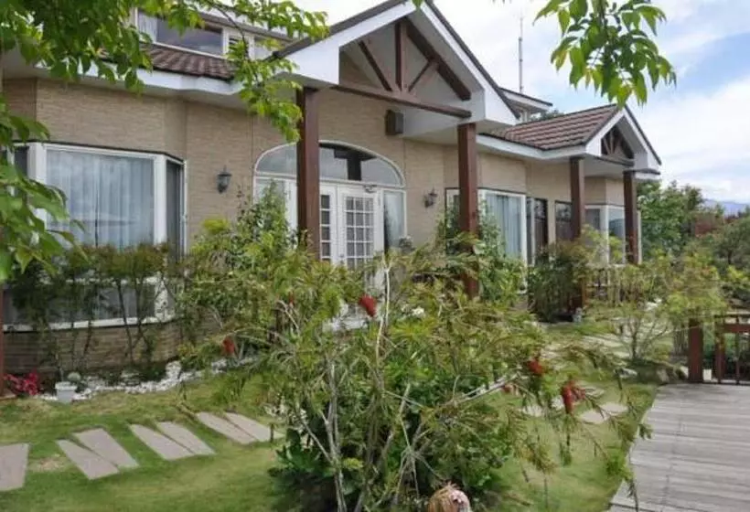تختخواب و صبحانه Starhome Cottage