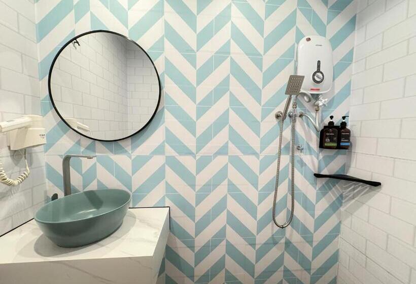 Apple 1 Hotel Queensbay