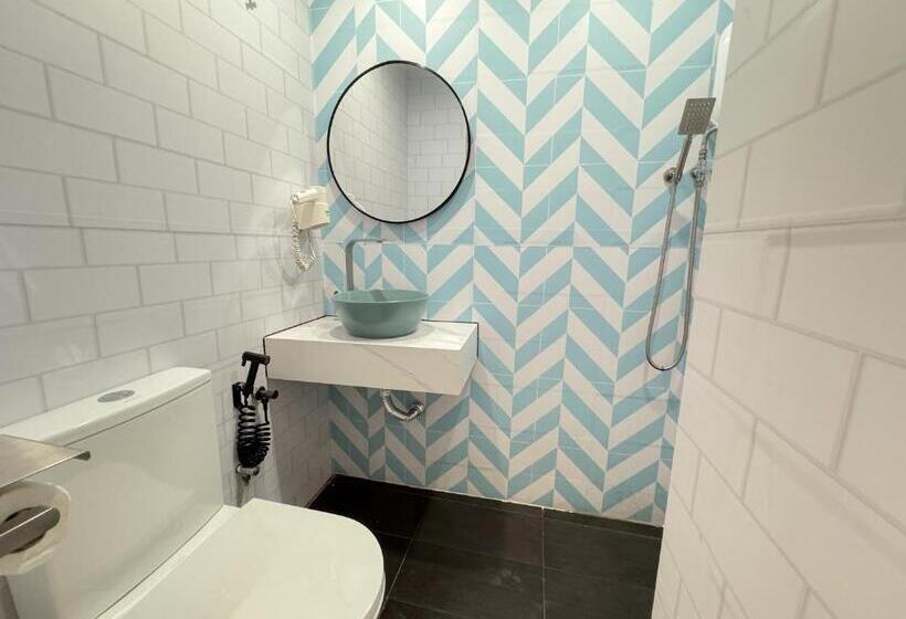 Apple 1 Hotel Queensbay