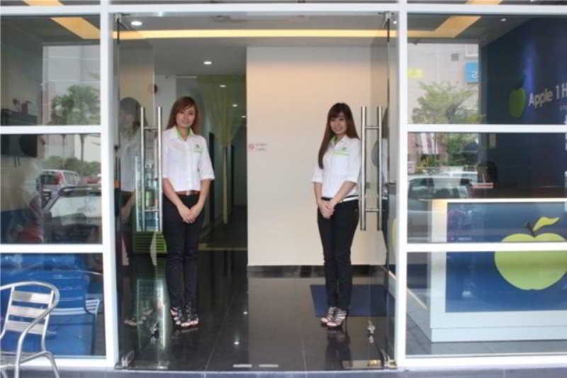 Apple 1 Hotel Queensbay