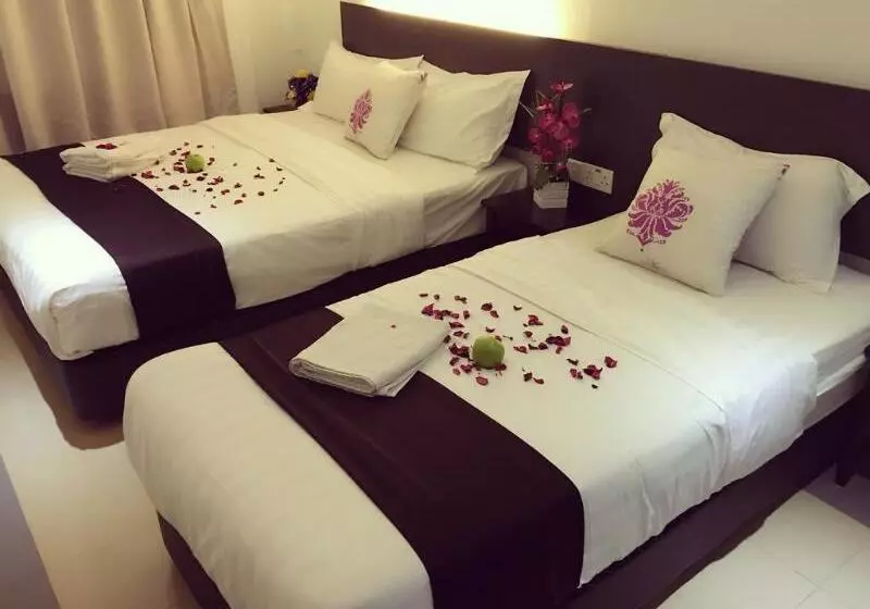 Apple 1 Hotel Queensbay