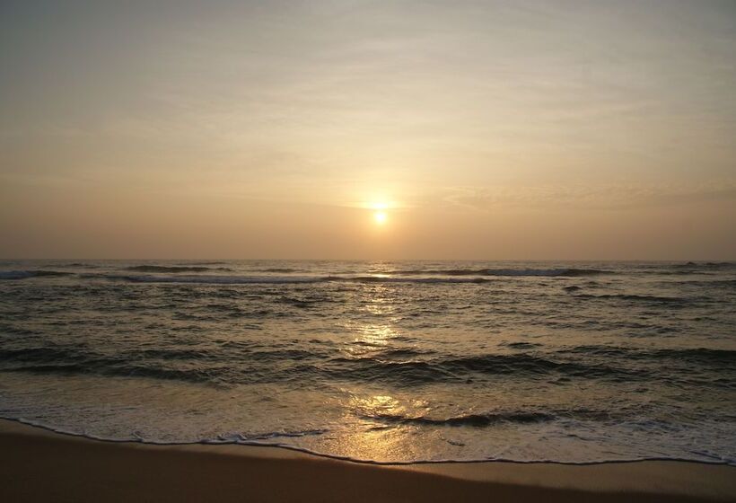 Отель Lanka Beach Bungalows