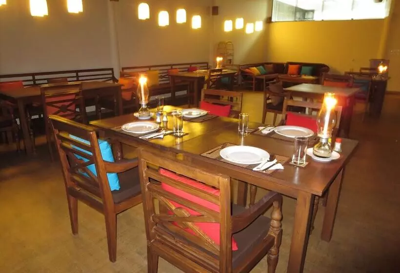 Hotelli Lanka Beach Bungalows