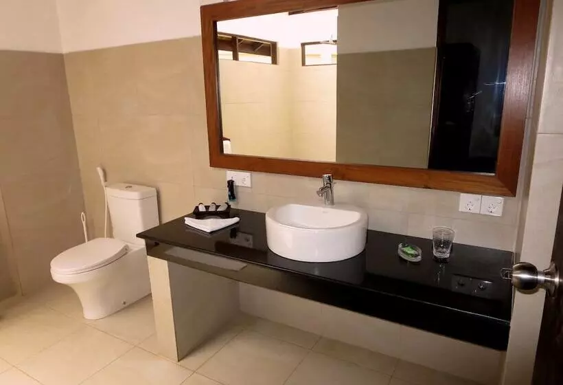 Hotelli Lanka Beach Bungalows